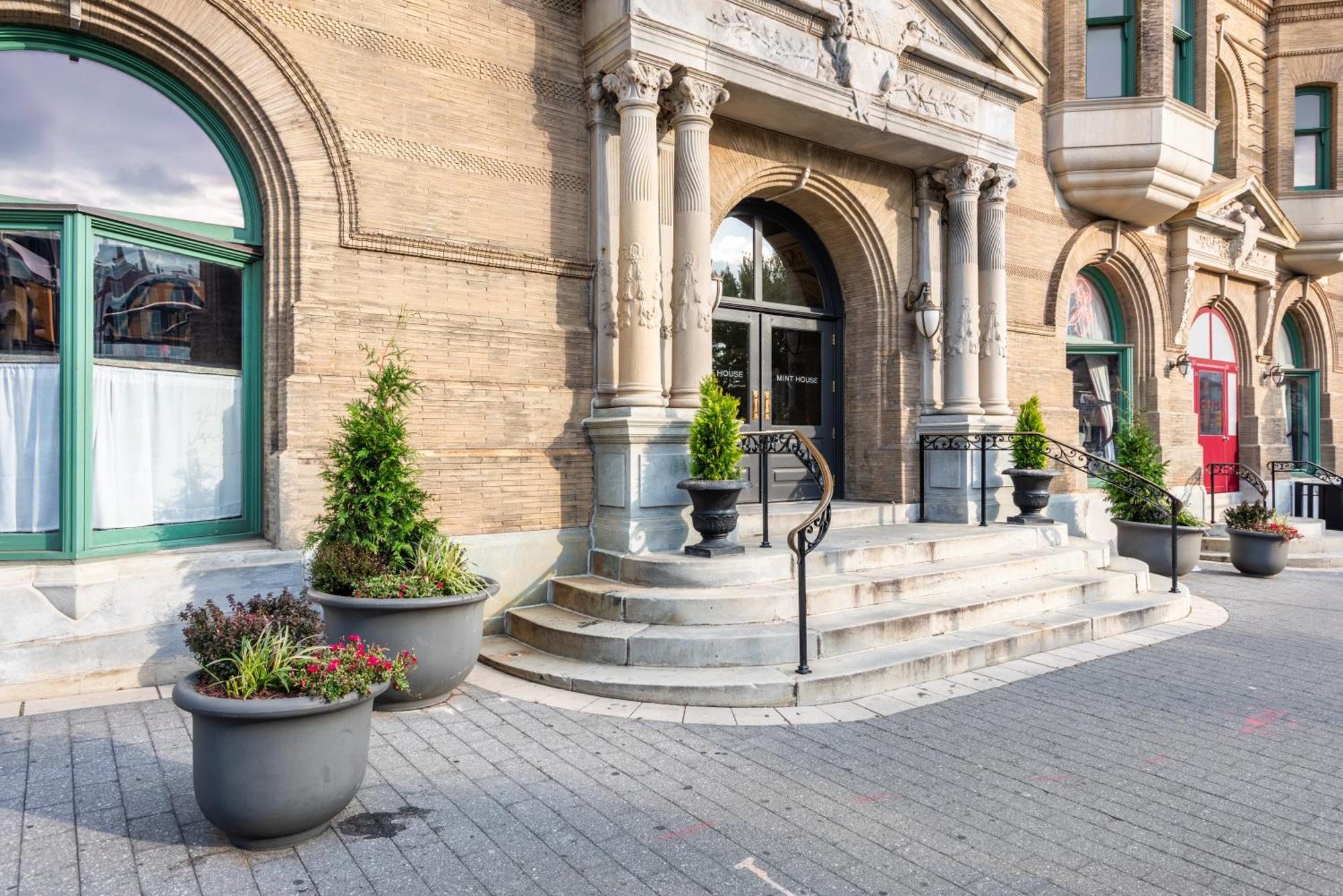 Mint House At The Divine Lorraine Hotel - Philadelphia Dış mekan fotoğraf